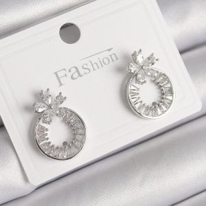 Pirinç Gümüş Renk Zirkon Taşlı Halka Model Çiçek Figür Kadın Küpe