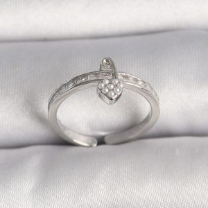 Pirinç Gümüş Renk Zirkon Taşlı İnci Detaylı Kilit Kalp Model Ayarlanabilir Yüzük