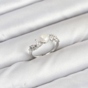 Pirinç Gümüş Renk Zirkon Taşlı İncili Model Kadın Yüzük