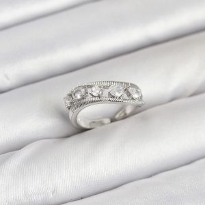 Pirinç Gümüş Renk Zirkon Taşlı Kadın Yüzük