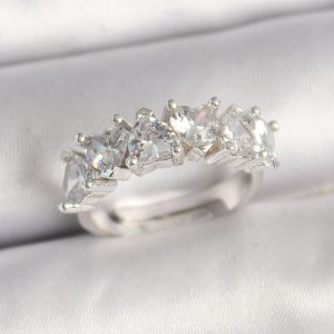 Pirinç Gümüş Renk Zirkon Taşlı Kalp Model Ayarlanabilir Kadın Yüzük