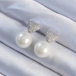 Pirinç Gümüş Renk Zirkon Taşlı Kalp Model İnci Tasarım Kadın Küpe