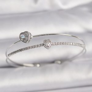 Pirinç Gümüş Renk Zirkon Taşlı Kalp Model Kadın Bileklik