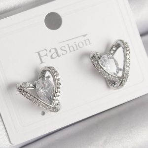 Pirinç Gümüş Renk Zirkon Taşlı Kalp Model Kadın Küpe