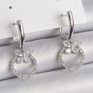 Pirinç Gümüş Renk Zirkon Taşlı Kelebek Figür Sallantı Detay Kadın Küpe