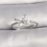 Pirinç Gümüş Renk Zirkon Taşlı Kelebek Model İnci Detaylı Ayarlanabilir Yüzük