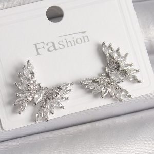 Pirinç Gümüş Renk Zirkon Taşlı Kelebek Model Kadın Küpe