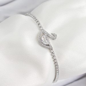 Pirinç Gümüş Renk Zirkon Taşlı Kuğu Model Kadın Bileklik