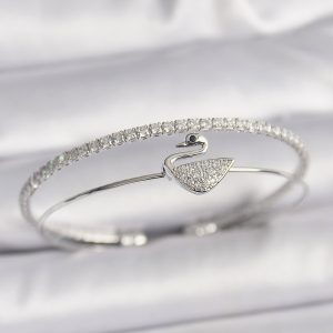 Pirinç Gümüş Renk Zirkon Taşlı Kuğu Model Kadın Bileklik