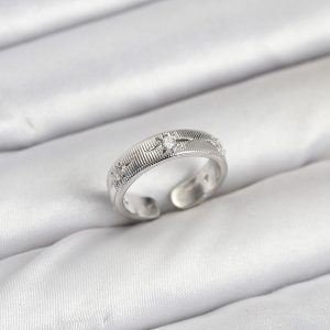 Pirinç Gümüş Renk Zirkon Taşlı Kutup Yıldızı Model Kadın Yüzük