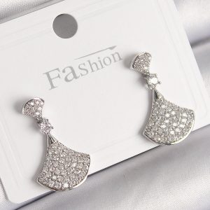 Pirinç Gümüş Renk Zirkon Taşlı Motif Model Kadın Küpe