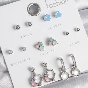 Pirinç Gümüş Renk Zirkon Taşlı Sallantı Halka Model Çiçek Detay 7 Çift Kadın Küpe Seti