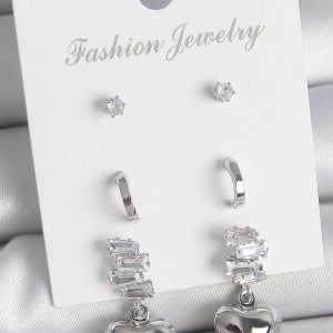 Pirinç Gümüş Renk Zirkon Taşlı Sallantılı Kalp Model Yarım Halka Detay 3 Çfit Kadın Küpe Seti