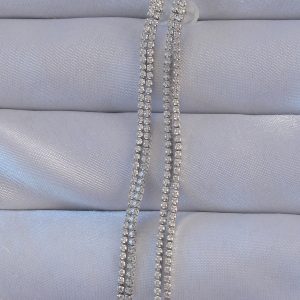 Pirinç Gümüş Renk Zirkon Taşlı Su Yolu Model Küpe