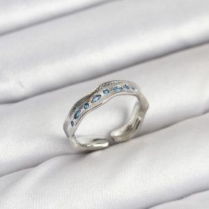 Pirinç Gümüş Renk Zirkon Taşlı Vintage Kadın Yüzük