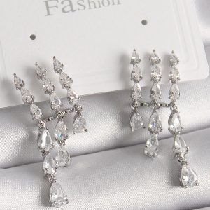 Pirinç Gümüş Renk Zirkon Taşlı Yağmur Model Kadın Küpe