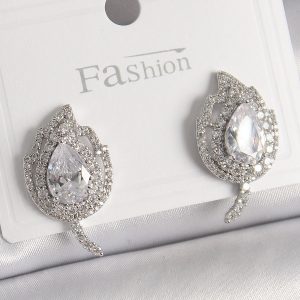 Pirinç Gümüş Renk Zirkon Taşlı Yaprak Model Kadın Küpe