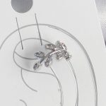 Pirinç Gümüş Renk Zirkon Taşlı Yaprak Model Kıkırdak Kadın Küpe