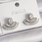 Pirinç Gümüş Renk Zirkon Taşlı Yelpaze Model Kadın Küpe