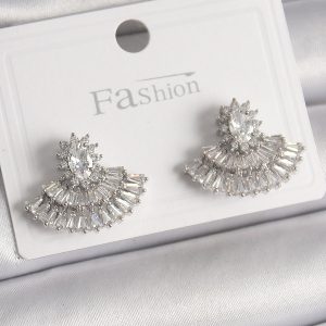 Pirinç Gümüş Renk Zirkon Taşlı Yelpaze Model Kadın Küpe