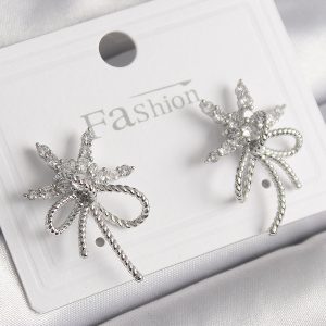 Pirinç Gümüş Renk Zirkon Taşlı Yıldız Düğüm Model Kadın Küpe