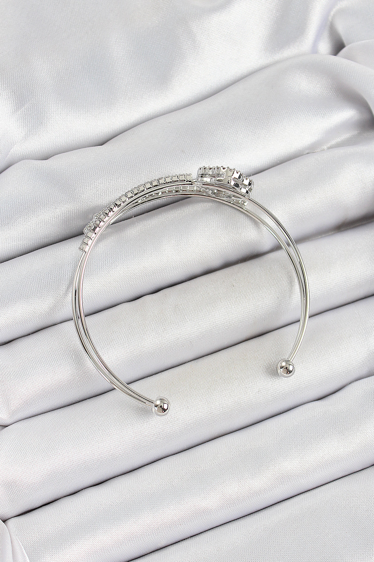 Pirinç Gümüş Renk Zirkon Taşlı Yonca Model 2'li Kadın Bileklik