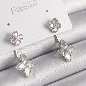 Pirinç Gümüş Renk Zirkon Taşlı Yonca Model Kadın Küpe