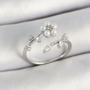 Pirinç İnci Detaylı Papatya Figürlü Zirkon Taşlı Gümüş Renk Ayarlanabilir Kadın Yüzük