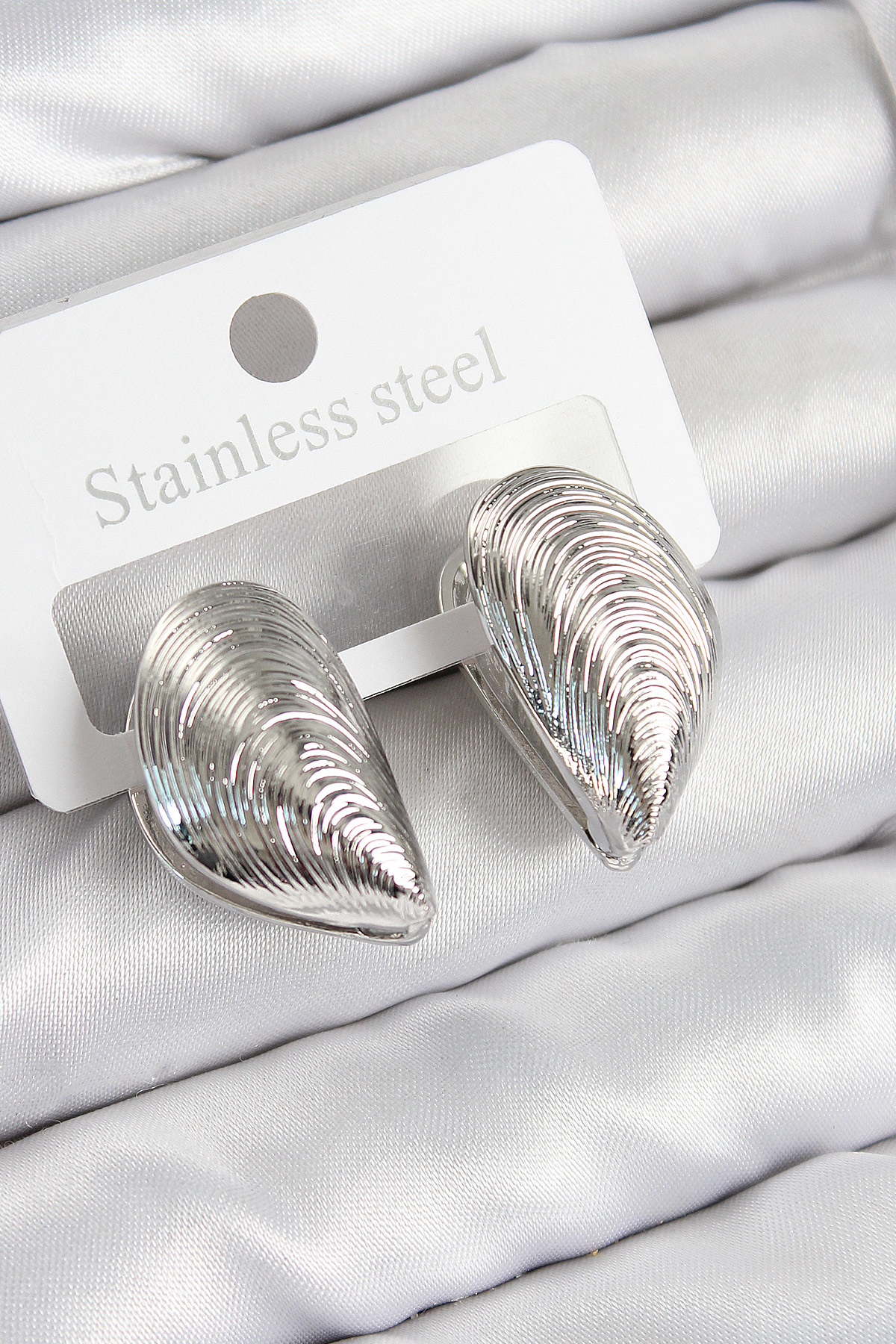 Pirinç İstiridye Model Gümüş Renk Kadın Küpe