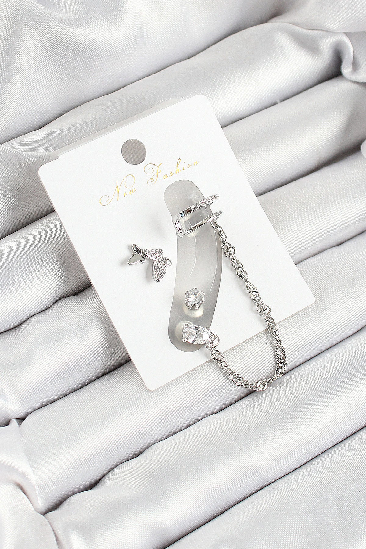 Pirinç Kelebek Figürlü Zirkon Taşlı Gümüş Renk 3'lü Kıkırdak Kadın Küpe Set