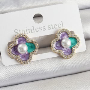 Pirinç Mor Mineli İnci Detaylı Zirkon Taşlı Sanatsal Portre Yonca Model Gold Renk Kadın Küpe