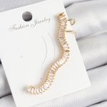 Pirinç Su Yolu Model Gold Renk Sağ Kıkırdak Küpe