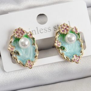 Pirinç Yeşil Mineli İnci Detaylı Sanatsal Portre Model Gold Renk Kadın Küpe