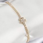 Pirinç Zirkon Taşlı Çiçek Model Gold Renk Kadın Bileklik