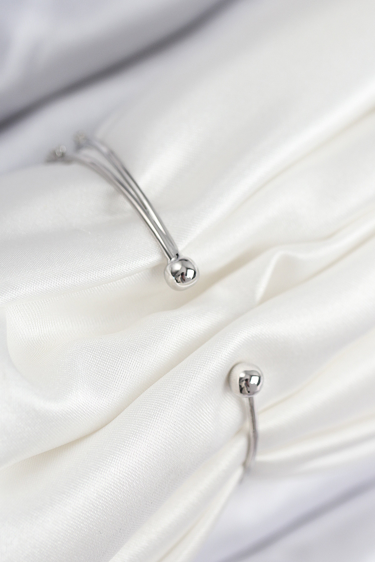 Pirinç Zirkon Taşlı Çiçek Model Gümüş Renk Kadın Bileklik