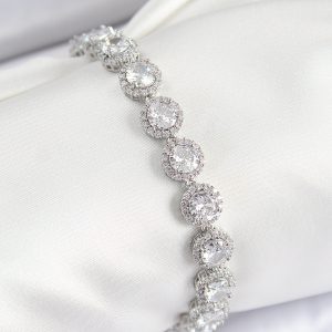 Pirinç Zirkon Taşlı Daire Baget Model Gümüş Renk VIP Seri Kadın Bileklik