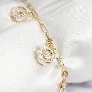 Pirinç Zirkon Taşlı Deniz Kabuğu Model Gold Renk Kadın Bileklik