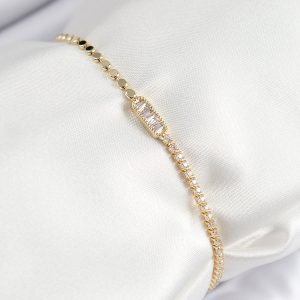 Pirinç Zirkon Taşlı Dikdörtgen Model Ezme Zincir Gold Renk Kadın Bileklik