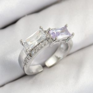 Pirinç Zirkon Taşlı Dikdörtgen Model Gümüş Renk Kadın Yüzük