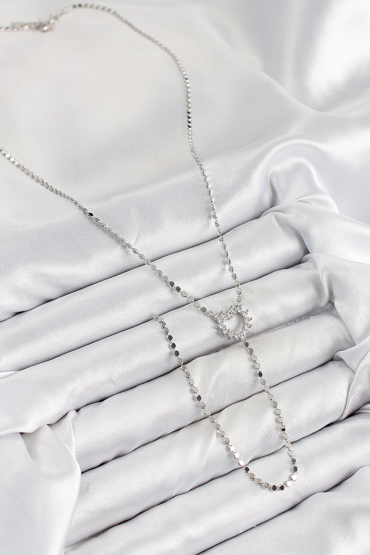 Pirinç Zirkon Taşlı Ezme Zincirli Kalp Model Gümüş Renk Y Kolye