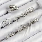 Pirinç Zirkon Taşlı Fiyonk Ve Kalp Model Gümüş Renk Kadın Yüzük Kombin Set