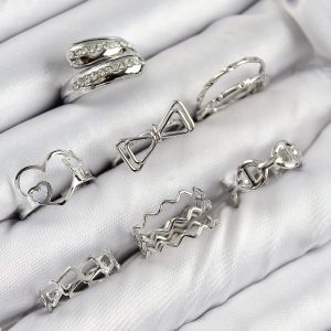 Pirinç Zirkon Taşlı Fiyonk Ve Kalp Model Gümüş Renk Kadın Yüzük Kombin Set