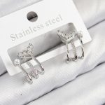 Pirinç Zirkon Taşlı İnci Detaylı Balık Kuyruğu Model Gümüş Renk Kadın Küpe