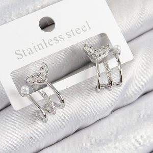 Pirinç Zirkon Taşlı İnci Detaylı Balık Kuyruğu Model Gümüş Renk Kadın Küpe