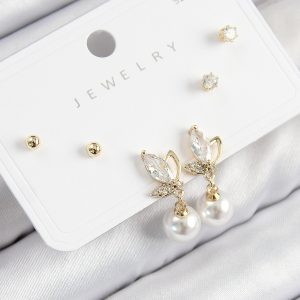 Pirinç Zirkon Taşlı İnci Sallantılı Damla Model Gold Renk 925 Ayar Gümüş Çivi Kadın Küpe Set