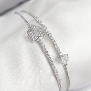 Pirinç Zirkon Taşlı Kalp Model Gümüş Renk Kadın Bileklik