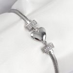 Pirinç Zirkon Taşlı Kalp Model Gümüş Renk Kadın Bileklik