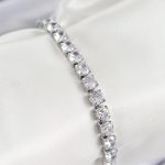 Pirinç Zirkon Taşlı Kare Model Gümüş Renk Asansörlü Kadın Bileklik