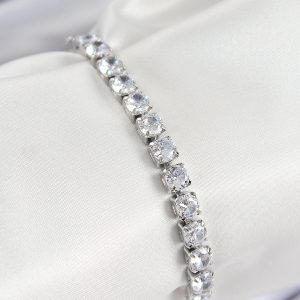 Pirinç Zirkon Taşlı Kare Model Gümüş Renk Asansörlü Kadın Bileklik