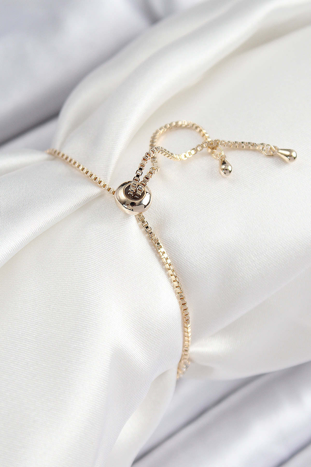 Pirinç Zirkon Taşlı Kiraz Model Gold Renk Asansörlü Kadın Bileklik